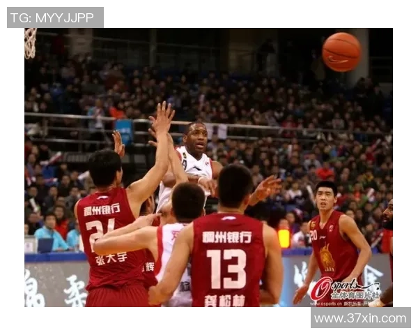 CBA常规赛第12轮精彩对决浙江队迎战新疆队全力争胜 CBA常规赛第12轮精彩对决浙江队迎战新疆队全力争胜