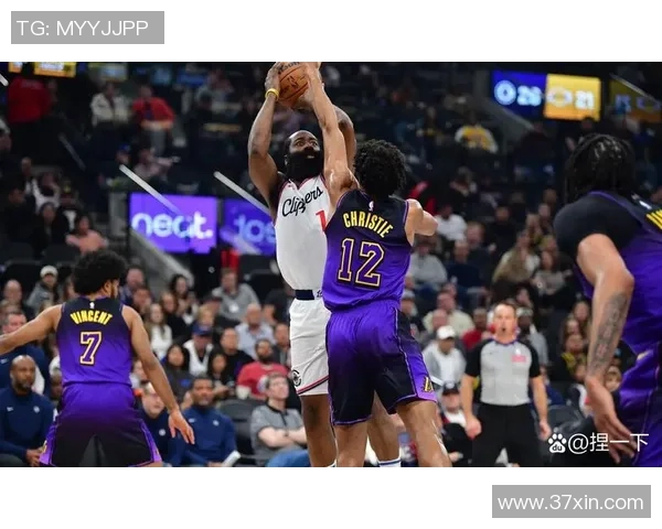 湖人对阵马刺精彩比赛直播回放全程回顾与分析